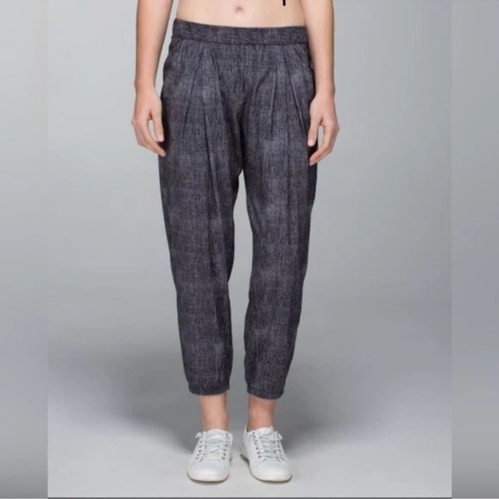 lululemon Burlap Texture Print Rollin With My Omies Pants Joggers